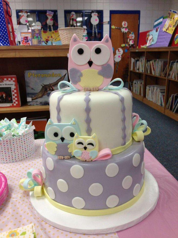 White and grey owl cake centerpiece