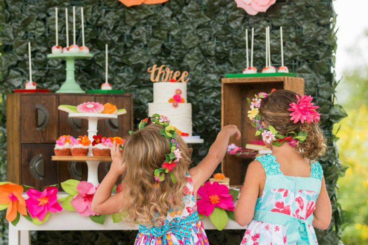 Wildflower themed floral birthday table decorations