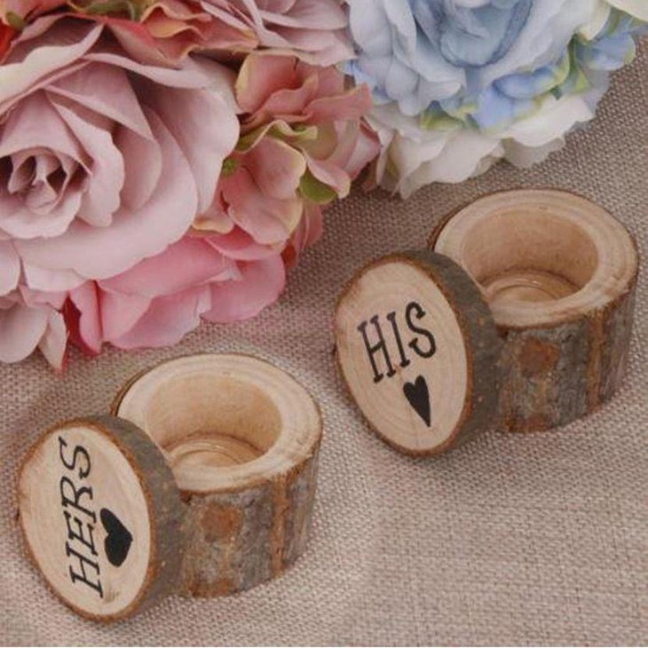 Wooden ring box decor looks elegant with flowers