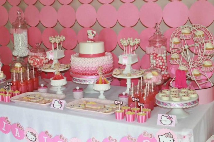 Yummy Hello Kitty Dessert Table